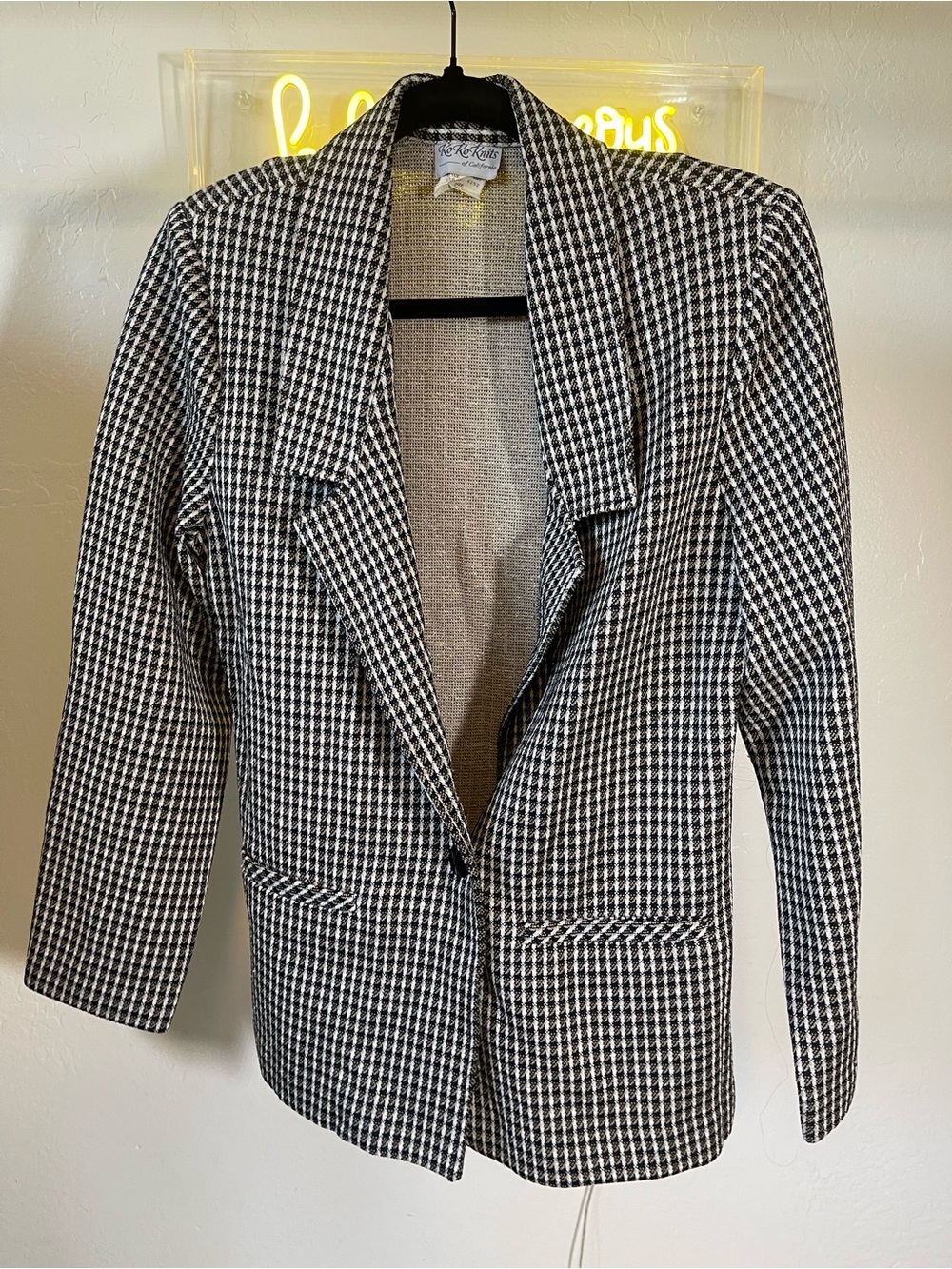 Black & White Houndstooth Women’s Blazer